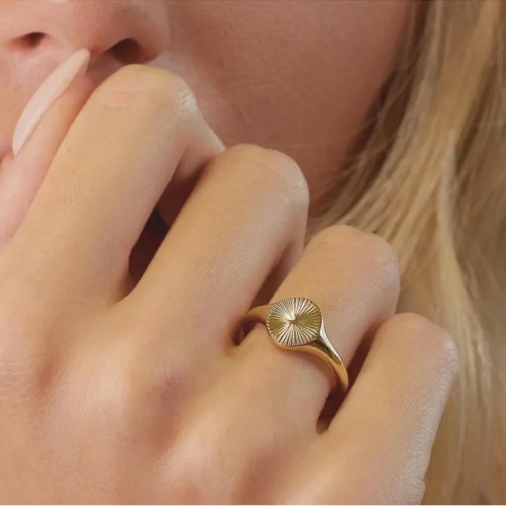 18K Gold Plated Sunburst Ring | Stainless Steel☀️